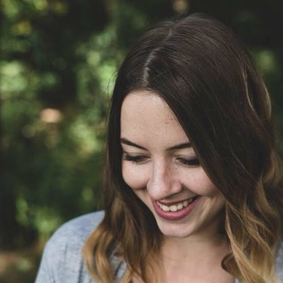 Meet your Posher, Tori - Picture 1 of 1